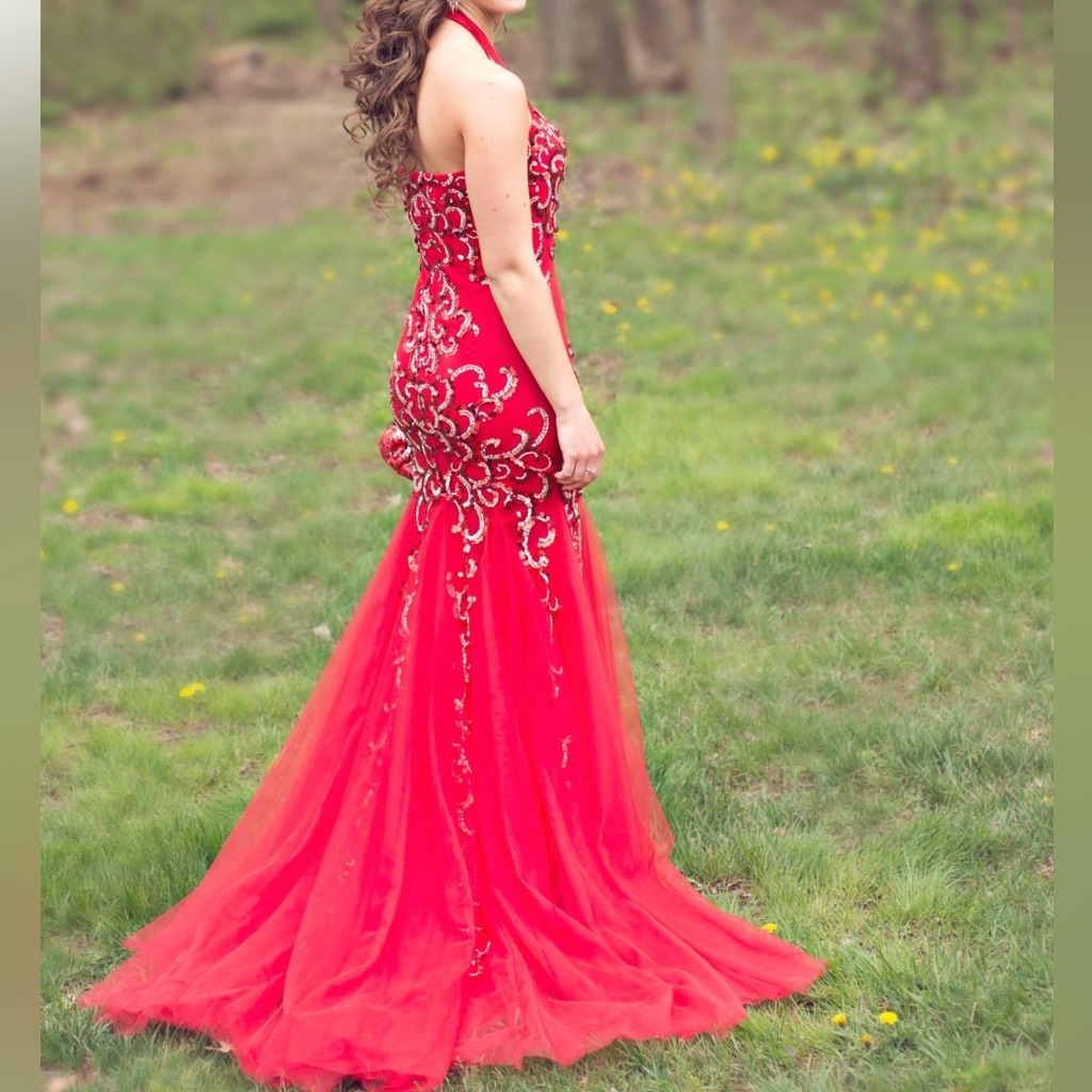 Red MermaidStyle Prom Dress Size 6 Brand Splash Purchased From Henris